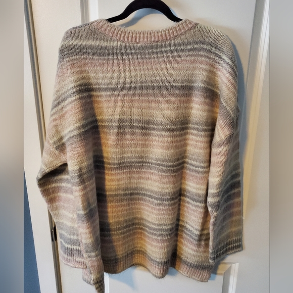 Ricki's Sweater - Picture 3 of 3